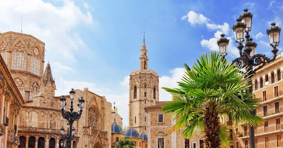 Historic centre of Valencia with cathedral – Living in Valencia